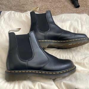 Women’s VEGAN 2976 FELIX CHELSEA BOOTS Dr Martens black 10M